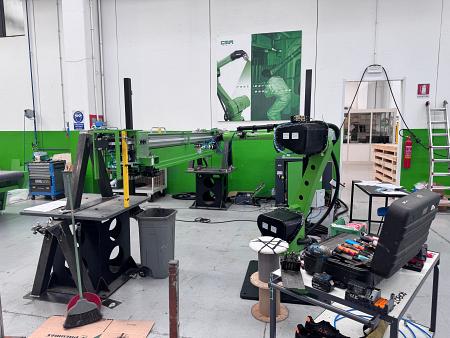 Inverted Shuttle Robotic Spray System