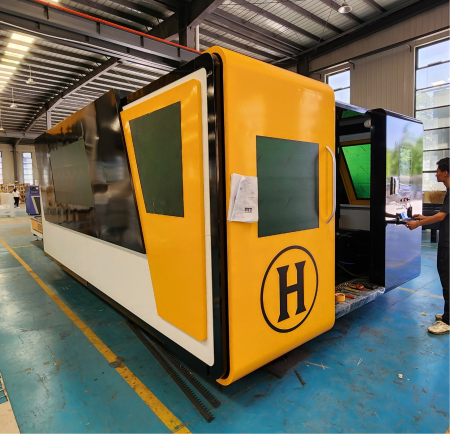 Pegasus 5' x 10' Fully Enclosed Fiber Laser & Exchange Table