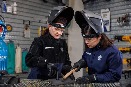 RADNOR™ Women's PPE